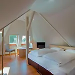 Gaestehaus & Restaurant Seemannshus מלון