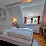 Gaestehaus & Restaurant Seemannshus ויטה